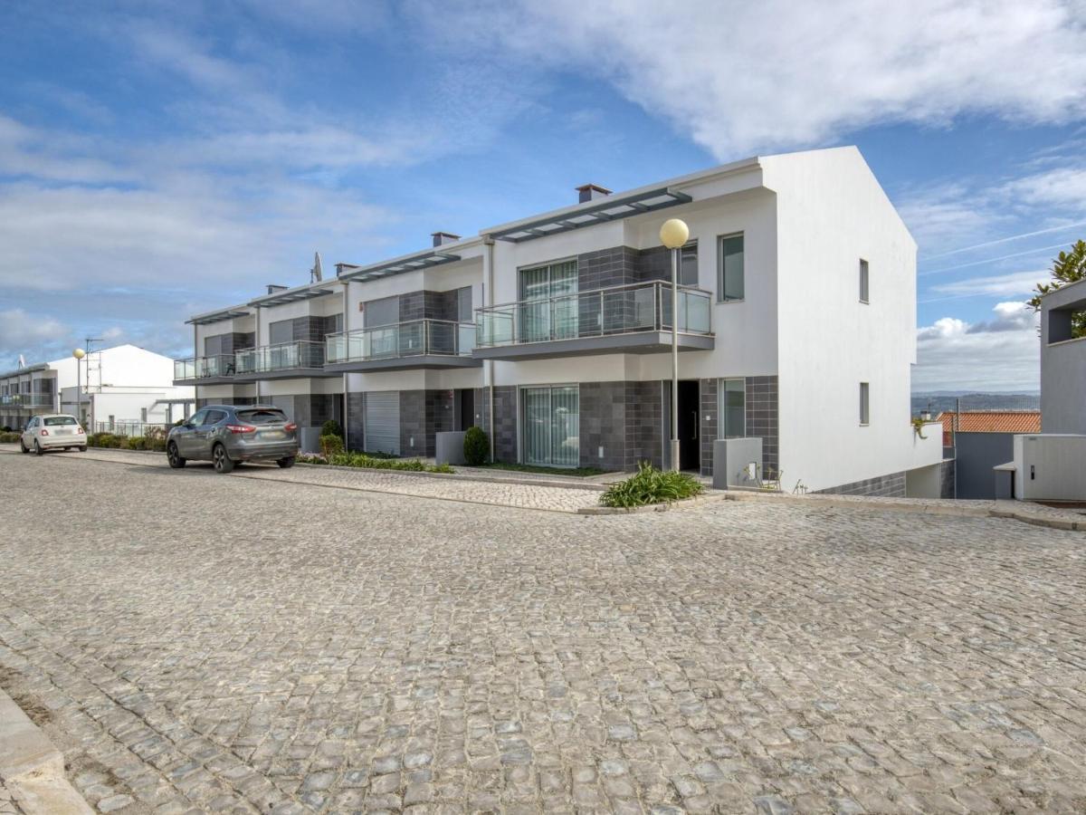 Modern Holiday Home In Salir Do Porto With Swimming Pool Salir de Porto Luaran gambar