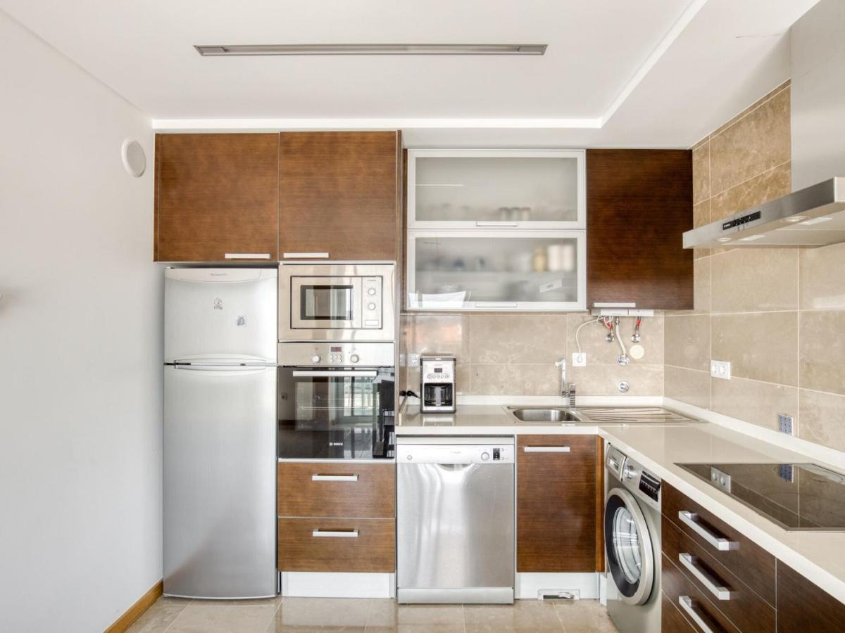 Modern Holiday Home In Salir Do Porto With Swimming Pool Salir de Porto Luaran gambar