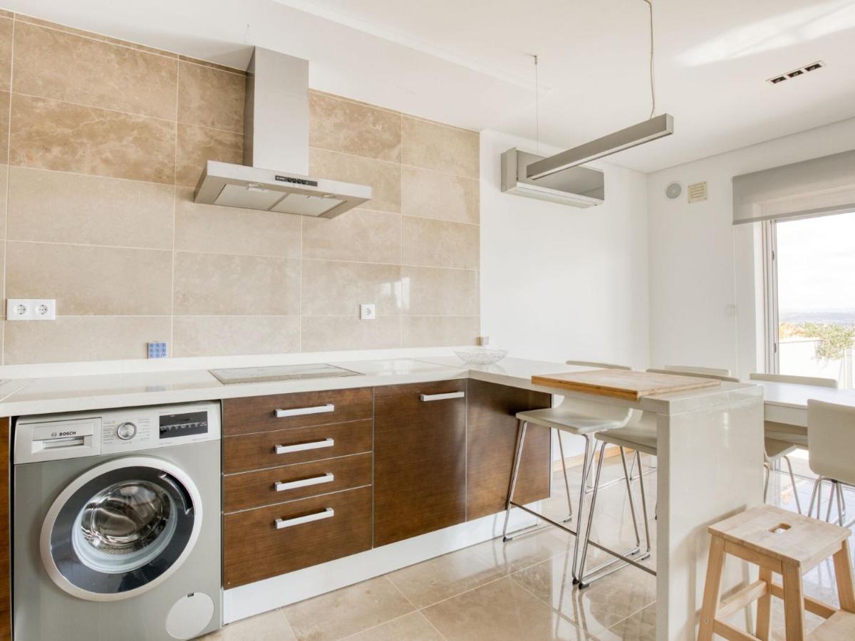 Modern Holiday Home In Salir Do Porto With Swimming Pool Salir de Porto Luaran gambar