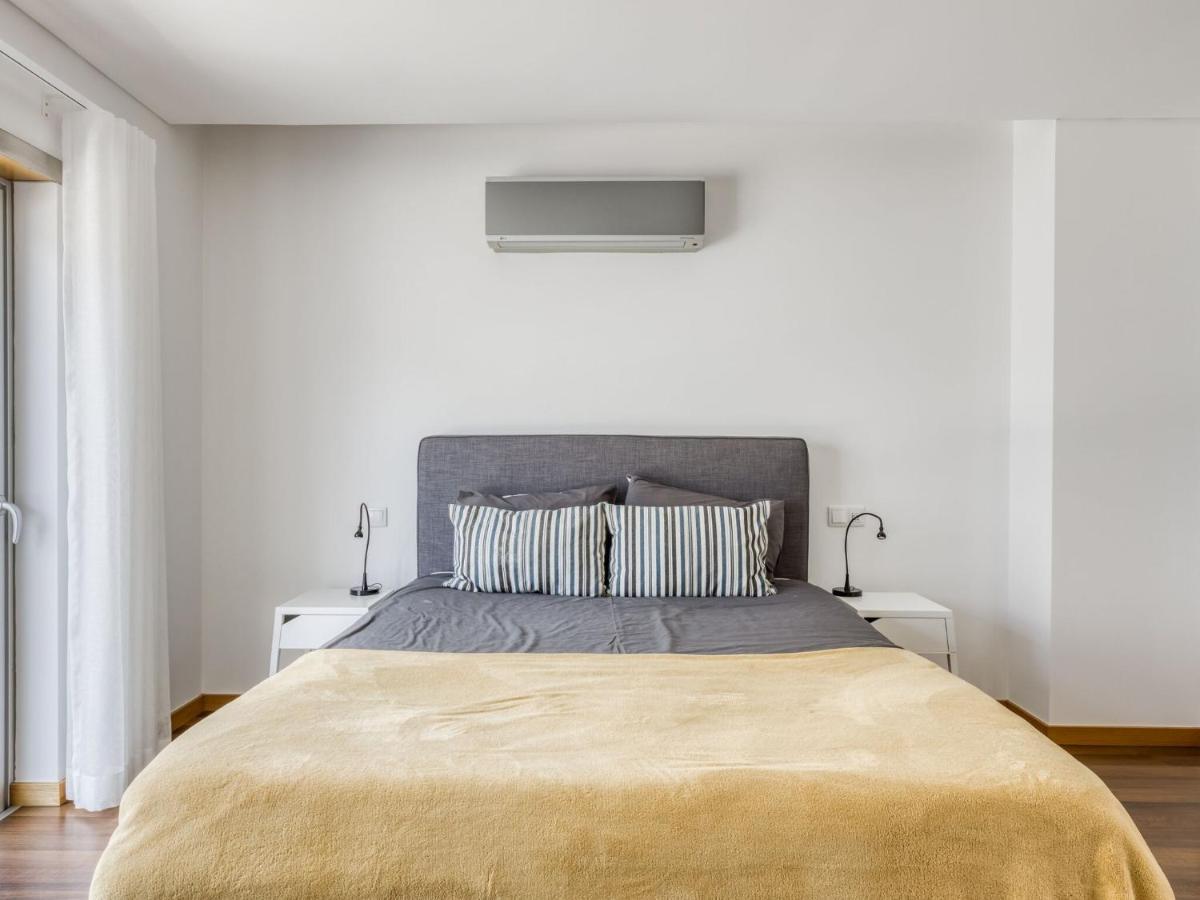 Modern Holiday Home In Salir Do Porto With Swimming Pool Salir de Porto Luaran gambar