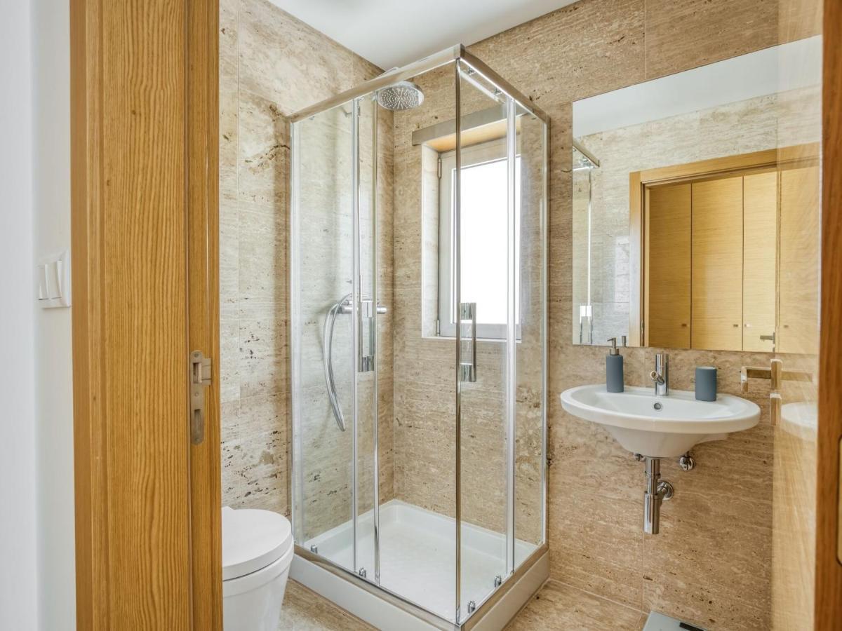 Modern Holiday Home In Salir Do Porto With Swimming Pool Salir de Porto Luaran gambar