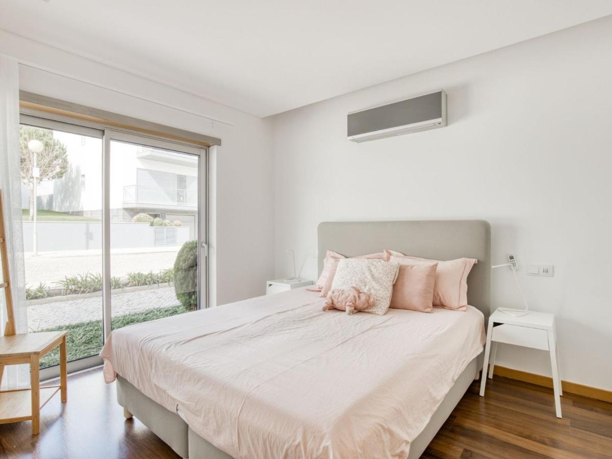 Modern Holiday Home In Salir Do Porto With Swimming Pool Salir de Porto Luaran gambar
