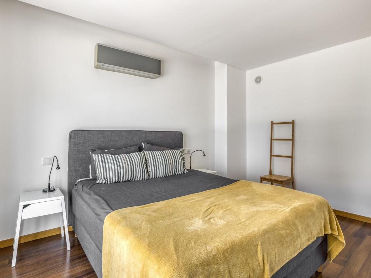 Modern Holiday Home In Salir Do Porto With Swimming Pool Salir de Porto Luaran gambar