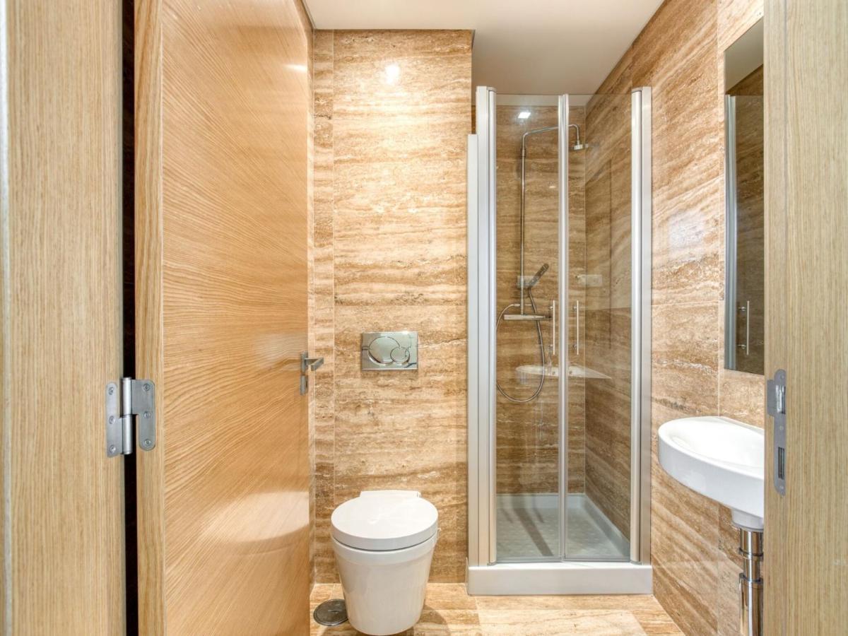 Modern Holiday Home In Salir Do Porto With Swimming Pool Salir de Porto Luaran gambar