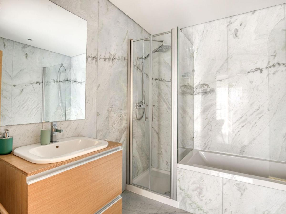 Modern Holiday Home In Salir Do Porto With Swimming Pool Salir de Porto Luaran gambar