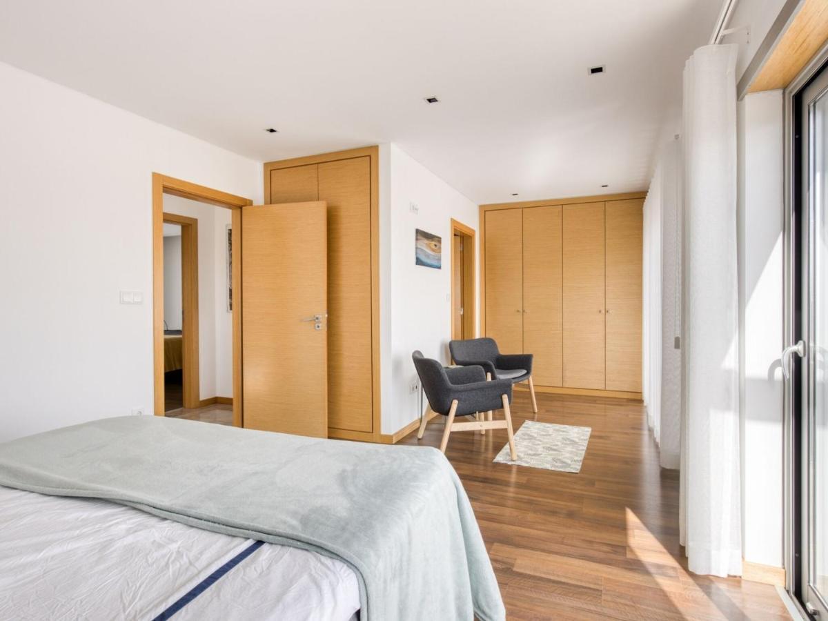 Modern Holiday Home In Salir Do Porto With Swimming Pool Salir de Porto Luaran gambar