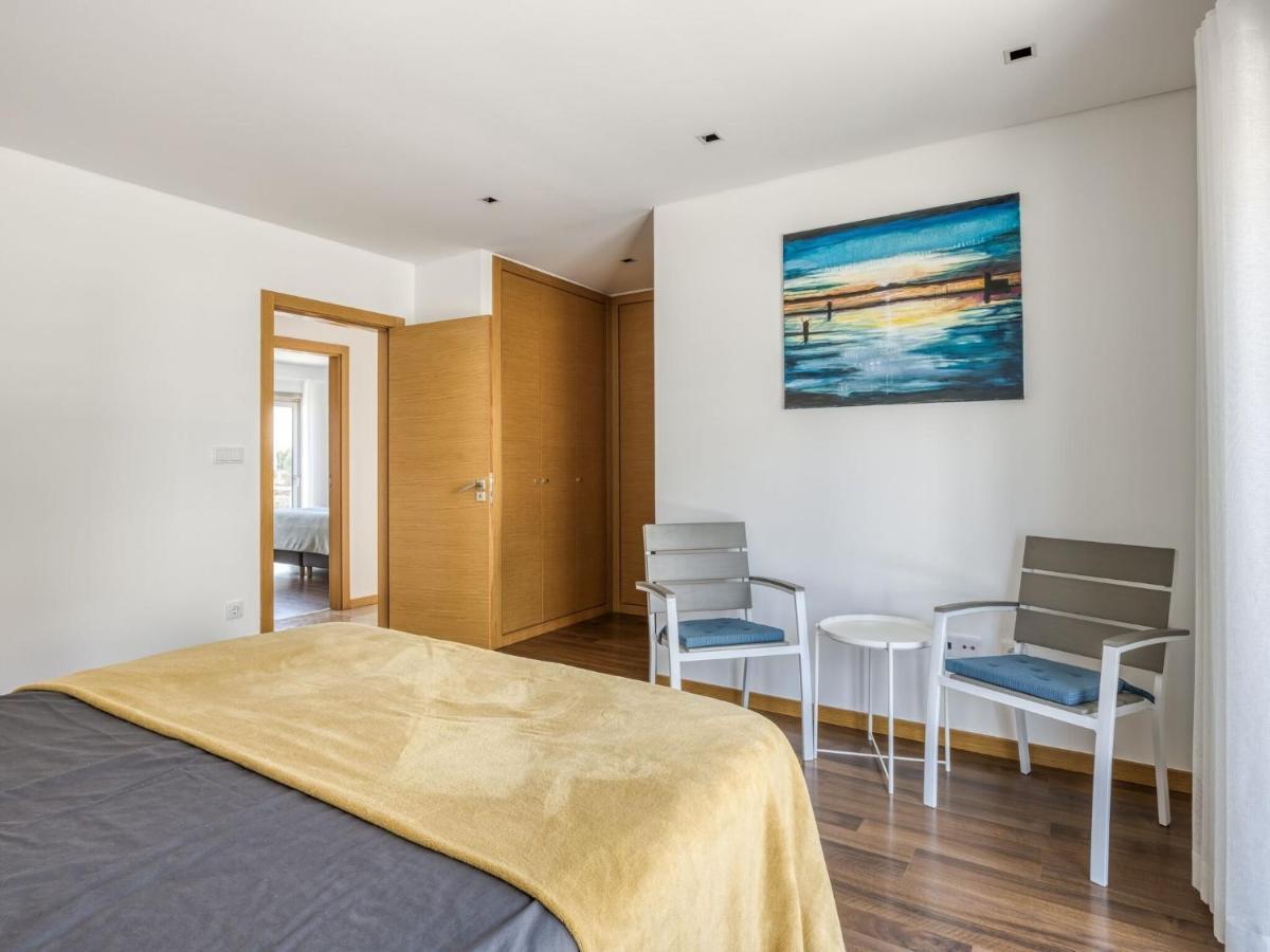 Modern Holiday Home In Salir Do Porto With Swimming Pool Salir de Porto Luaran gambar