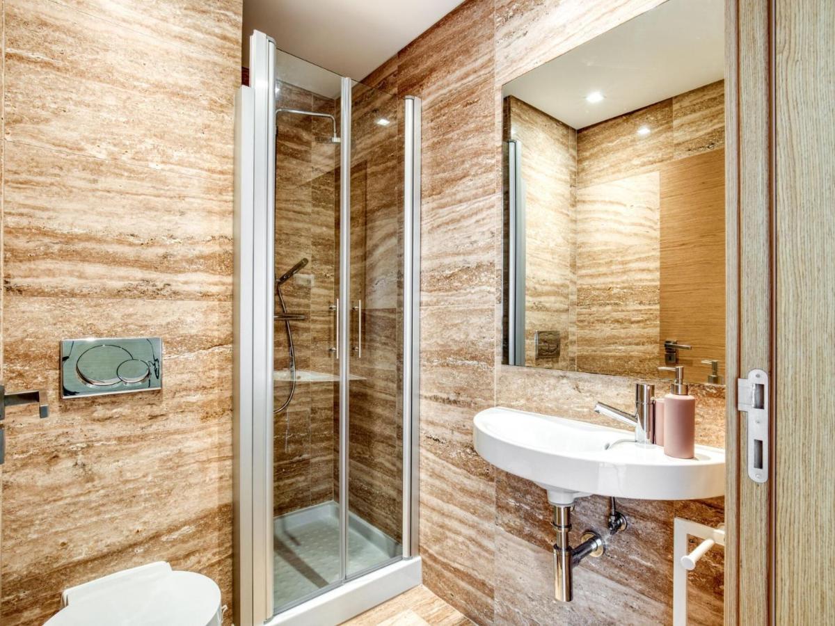 Modern Holiday Home In Salir Do Porto With Swimming Pool Salir de Porto Luaran gambar