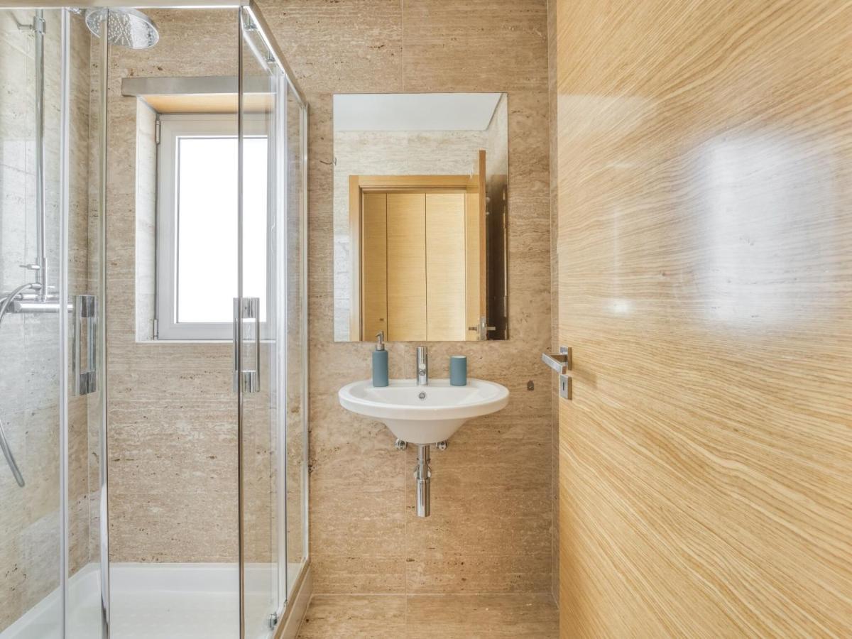 Modern Holiday Home In Salir Do Porto With Swimming Pool Salir de Porto Luaran gambar