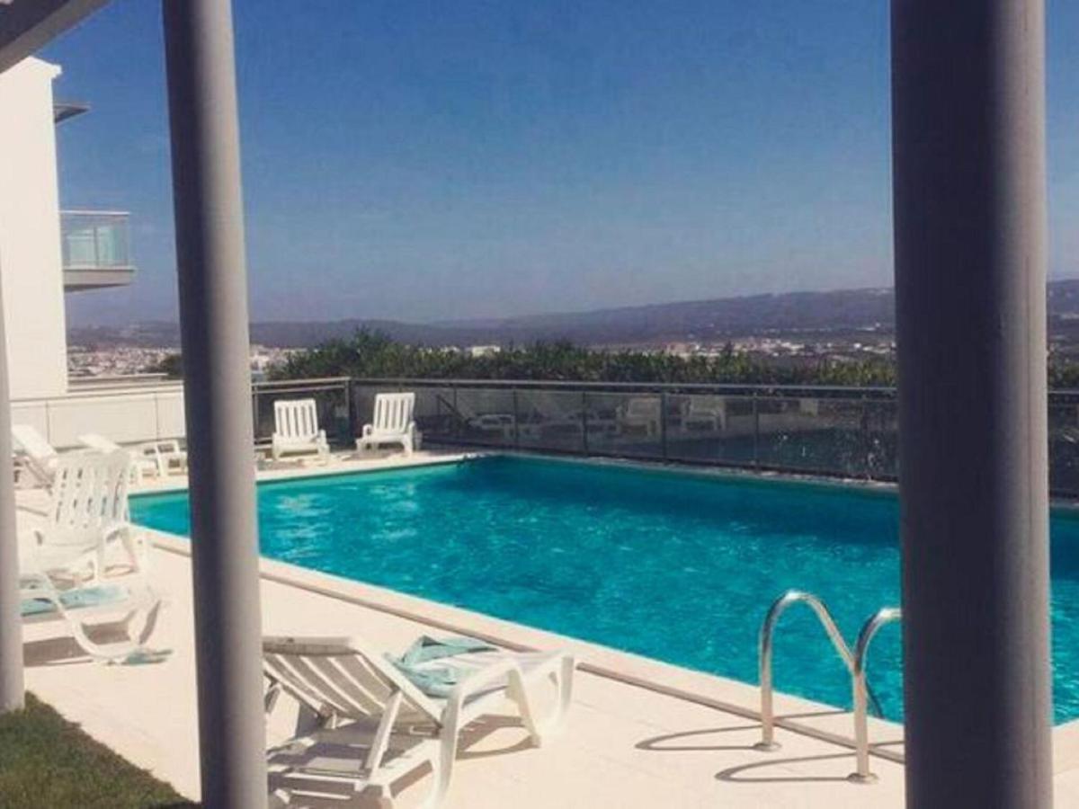 Modern Holiday Home In Salir Do Porto With Swimming Pool Salir de Porto Luaran gambar
