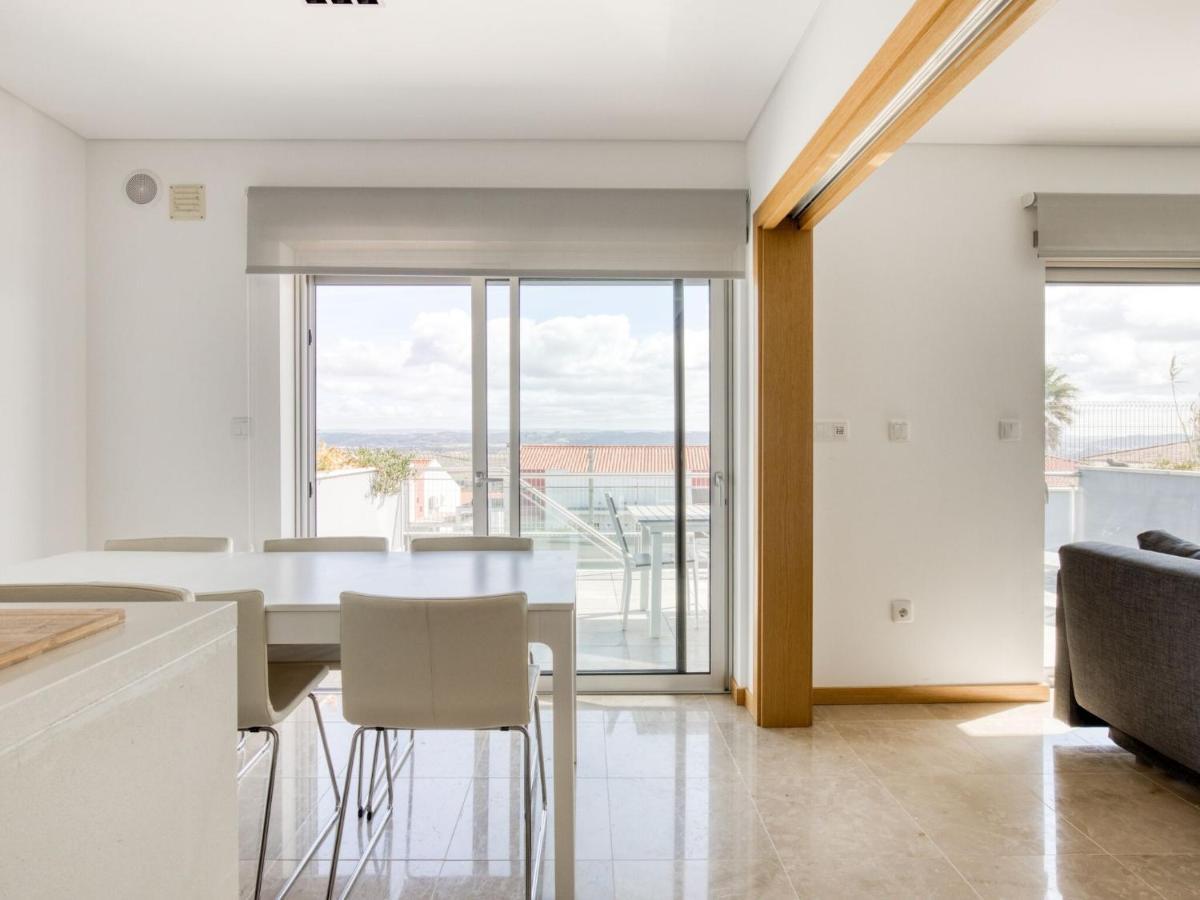 Modern Holiday Home In Salir Do Porto With Swimming Pool Salir de Porto Bilik gambar